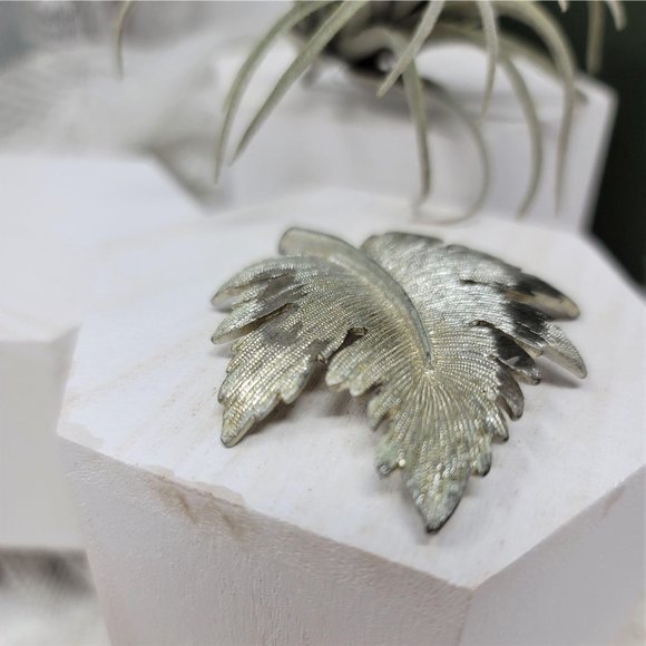 Vintage EMMONS Marked Brushed Silver Leaf Brooch - Picture 4 of 6
